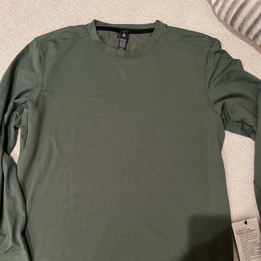 Lululemon License To Train Relaxed Long Sleeve Shirt Men’s Medium Green - NEW